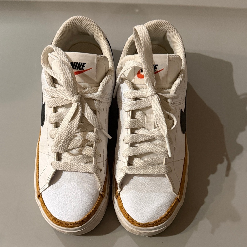 Nike Court Legacy Sneakers